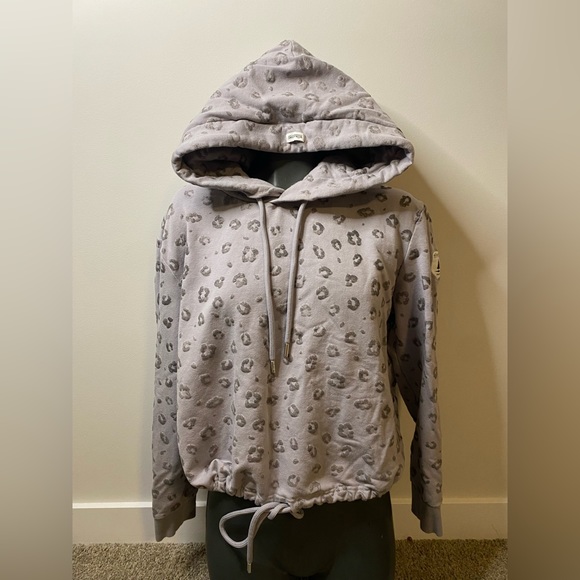 Wanakome Sweaters - Wanakome adventure Canada cropped hoodie